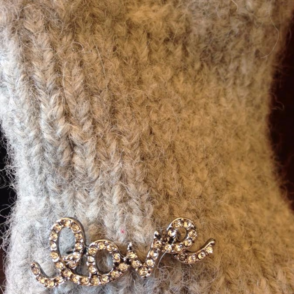 Sweater - Picture 2 of 6